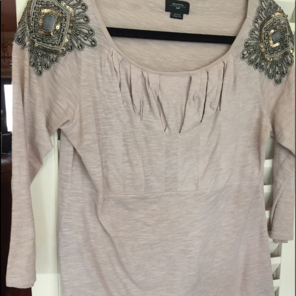DELUTTA EMBELLISHED TEE SHIRT/TOP